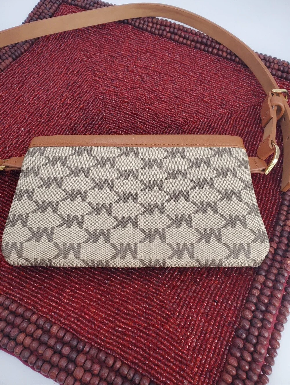 Michael Kors MK Signature Leather Fanny Pack Belt Bag. (C38)